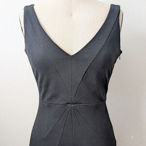Banana Republic Sleeveless Black V-Neck Shift Dress with Sunburst Size 2